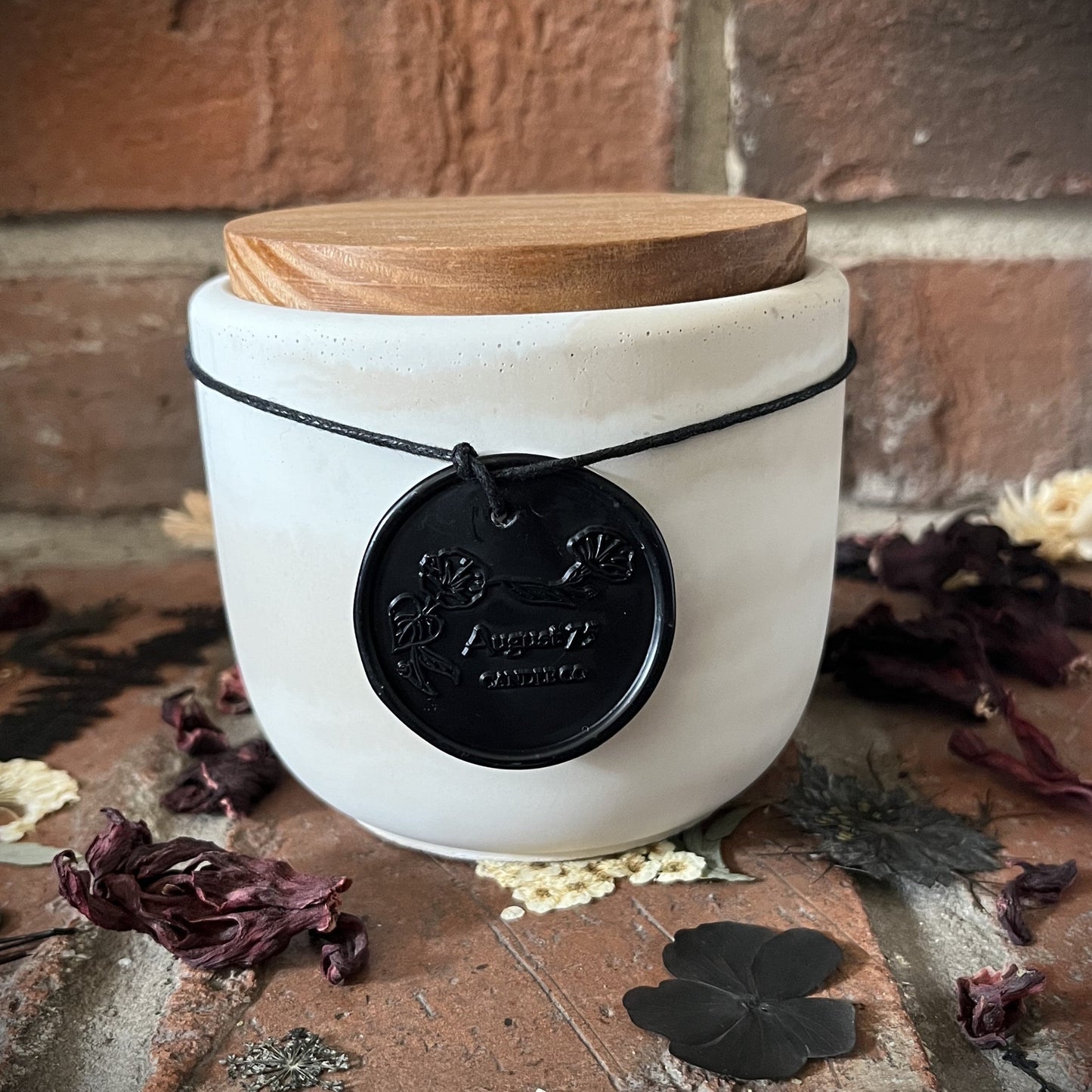 Gilded Mandarin- Handcrafted Rustic Swirl Concrete 8 oz Candle (Cream/White with Brown Pine Wooden Lid)