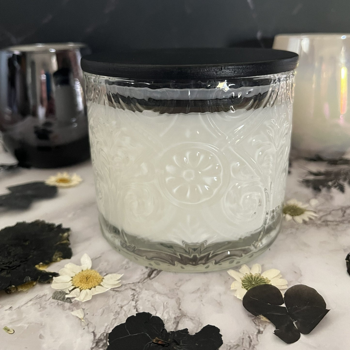 Gilded Mandarin- Stately Illuminator 11.5 oz Candle (White / Clear)