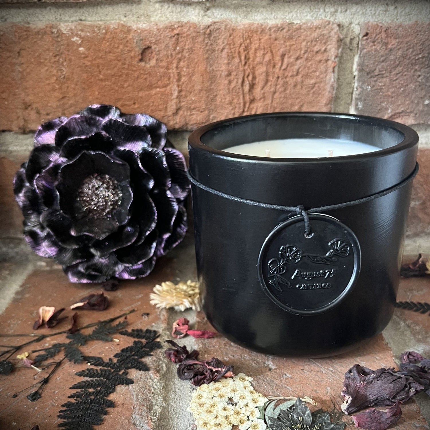 Handcrafted Elegant Bloom Concrete/Stone 13.5 oz Candle