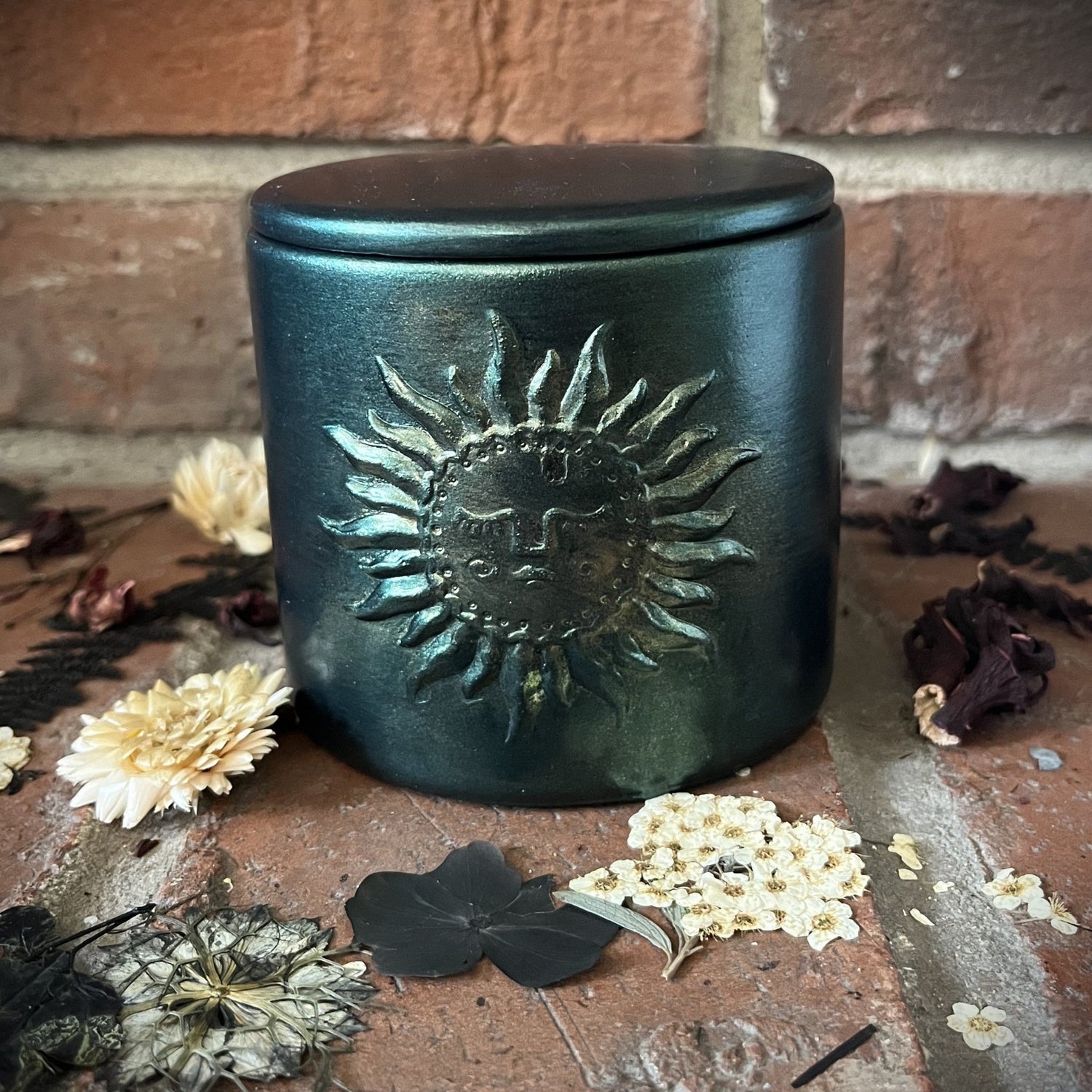 Handcrafted Enchanted Sun Concrete/Stone 9 oz Candle (Green)