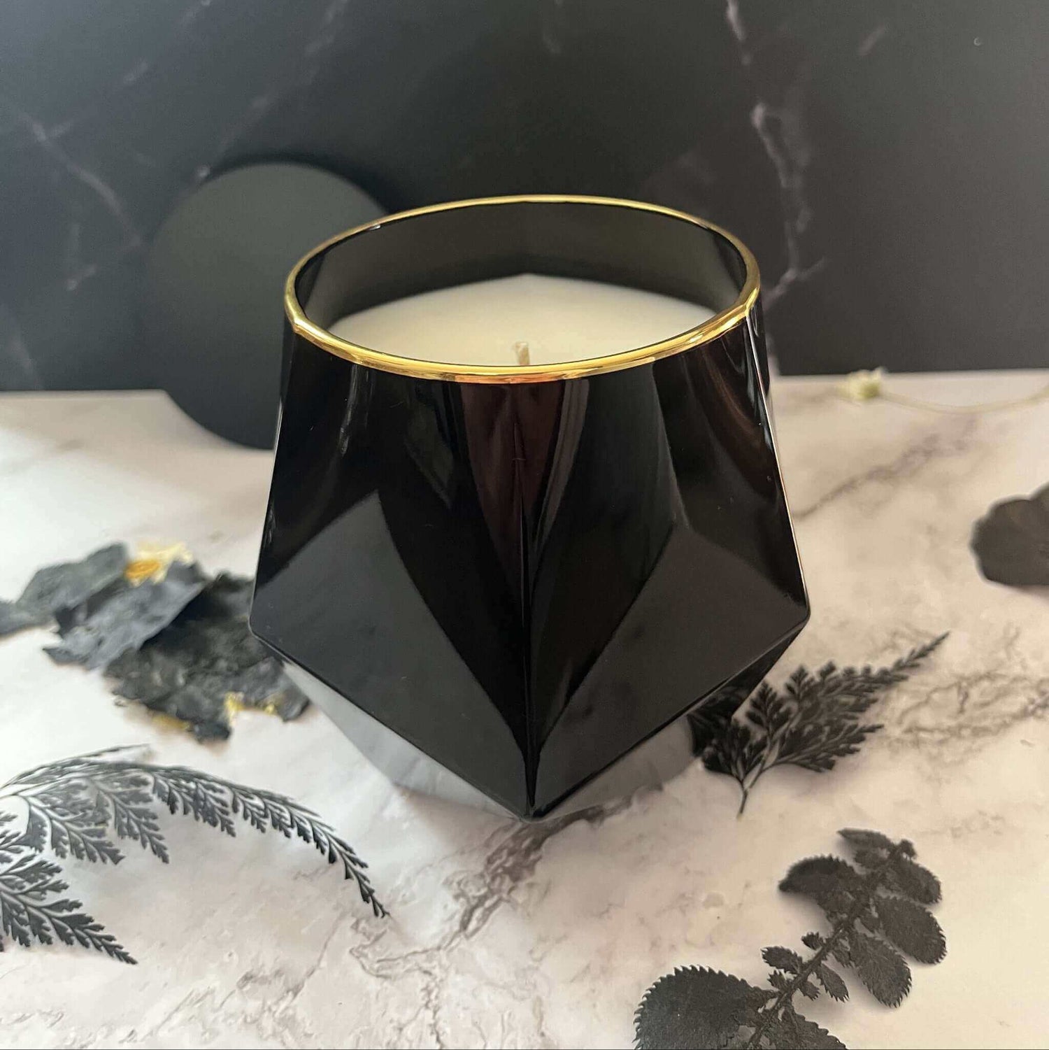 Chic Hexagon 14.75 oz Candle (Black)