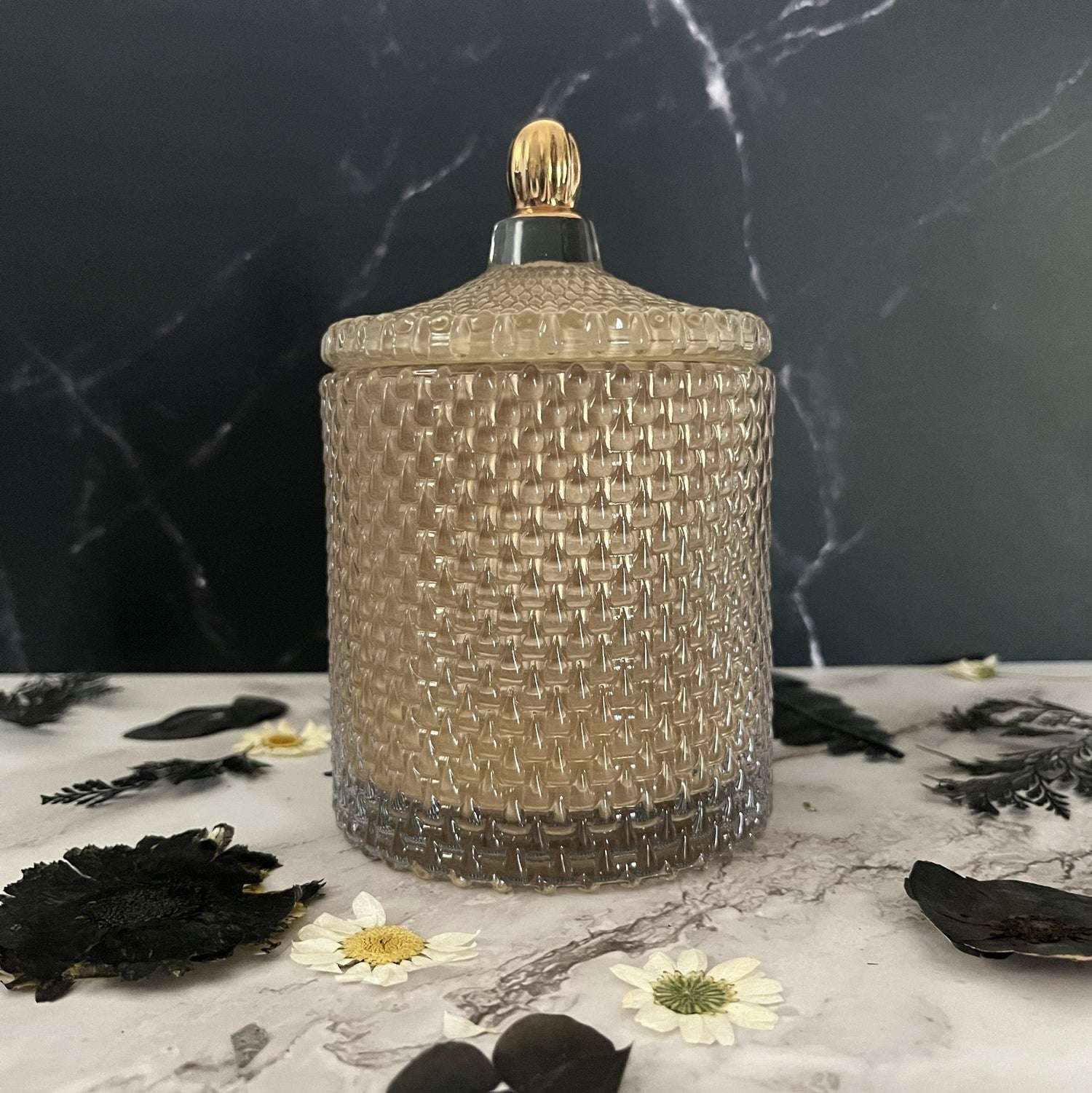 Majestic Opulence 11 oz Candle (Beige)