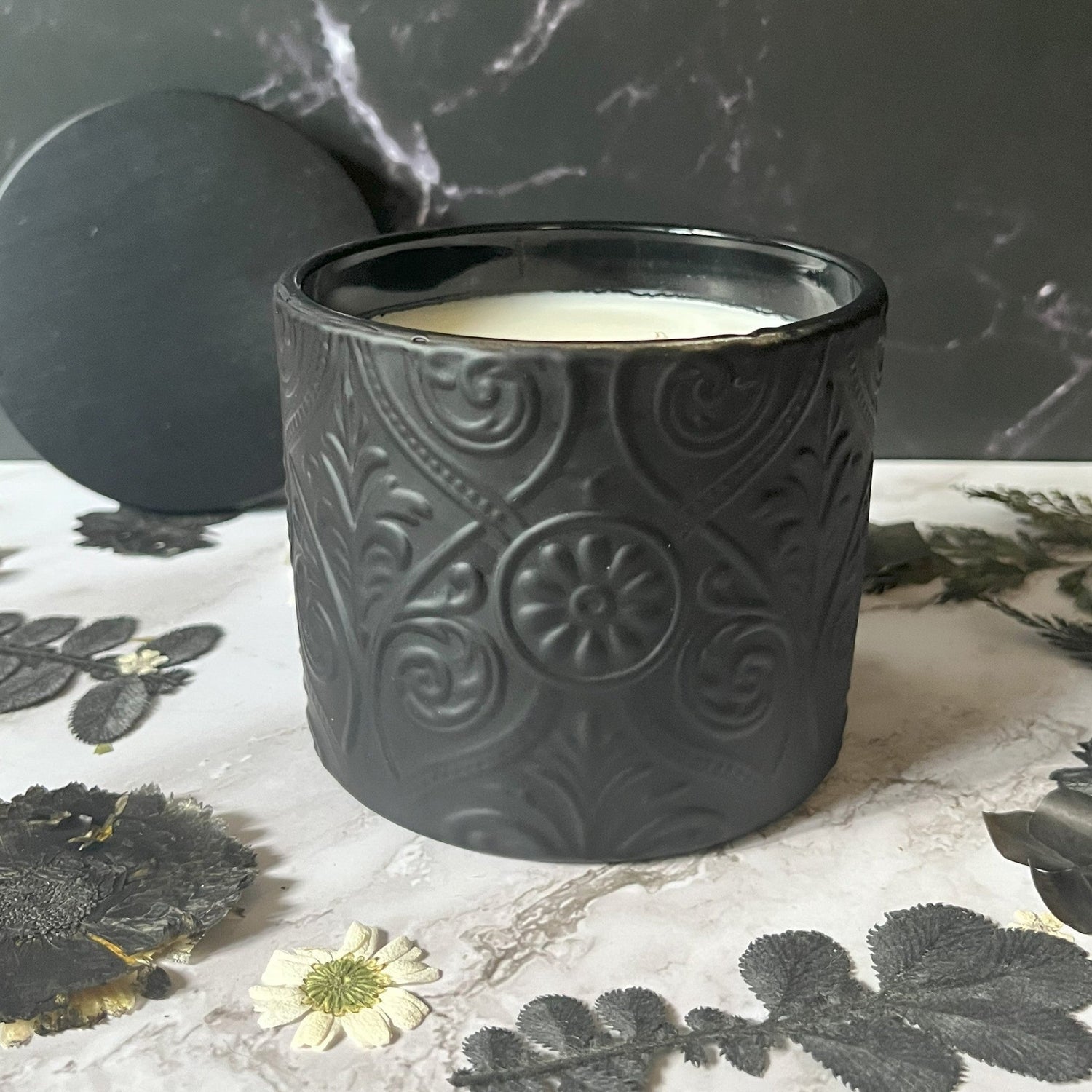 Stately Illuminator 11.5 oz Candle (Black)