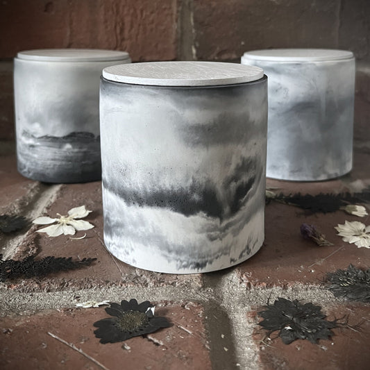 Himalayan Bamboo- Handcrafted Silk Clouds Cement 8.5 oz Candle (Silver/White/Black)