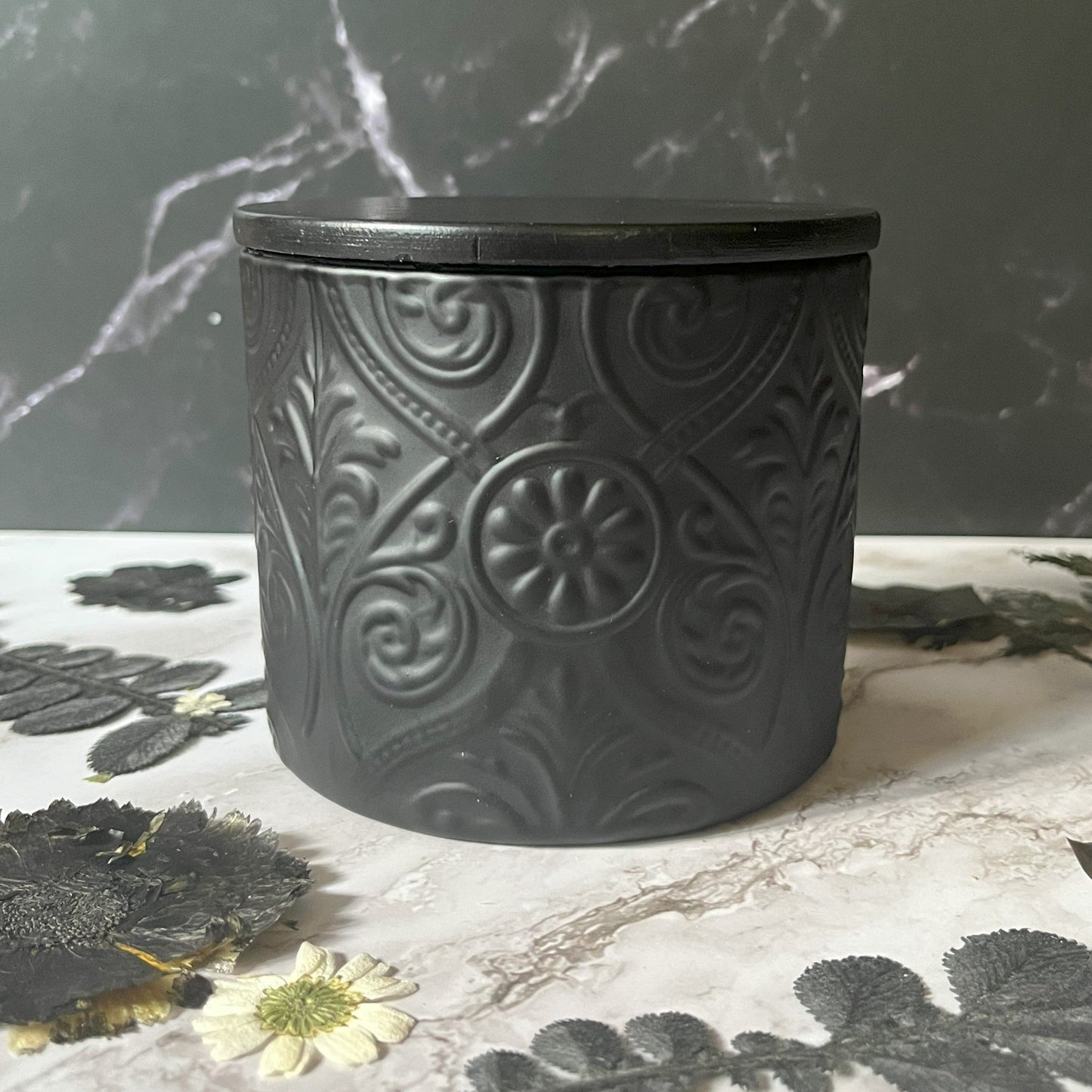 Black Currant & Jasmine- Stately Illuminator 11.5 oz Candle (Black)