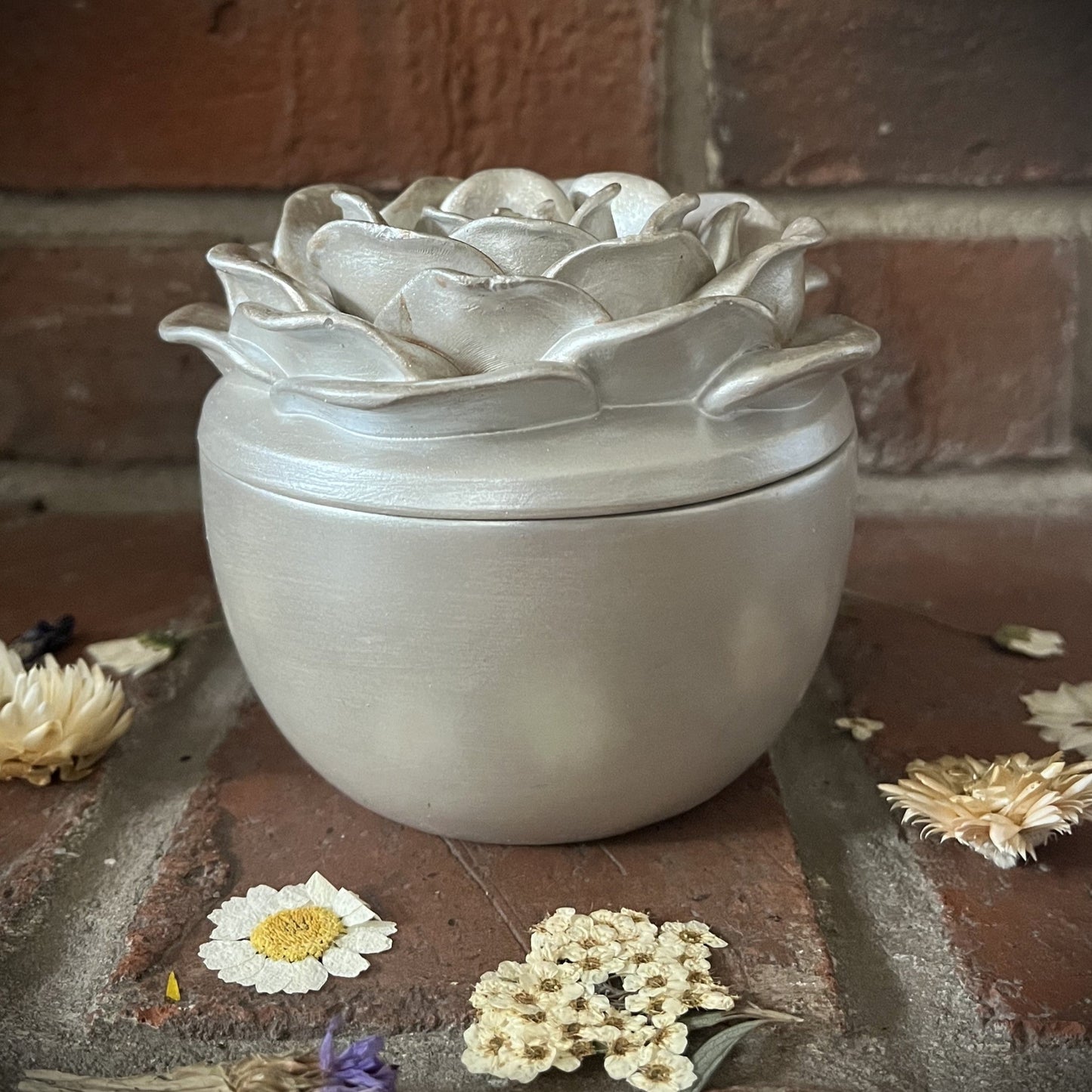 Pennsylvania Meadows- Handcrafted Petite Bloom Concrete/Stone 6 oz Candle (Silver Cream)