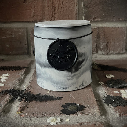 Himalayan Bamboo- Handcrafted Silk Clouds Cement 8.5 oz Candle (Silver/White/Black)